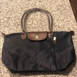 Medium navy blue purse